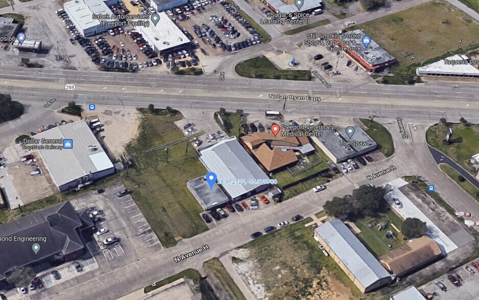 1301 Avenue H, Freeport, TX for sale - Building Photo - Image 2 of 20