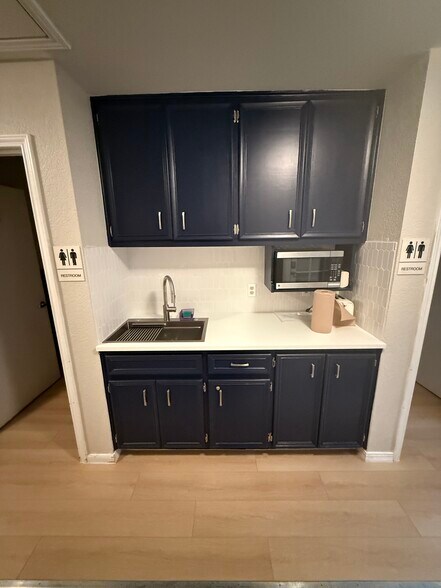 1011 Meredith Dr, Austin, TX à louer - Photo du bâtiment - Image 3 de 24