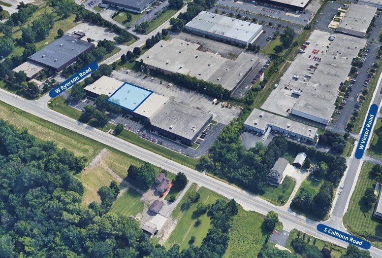 3000-3050 S Calhoun Rd, New Berlin, WI à louer - Aérien - Image 2 de 9