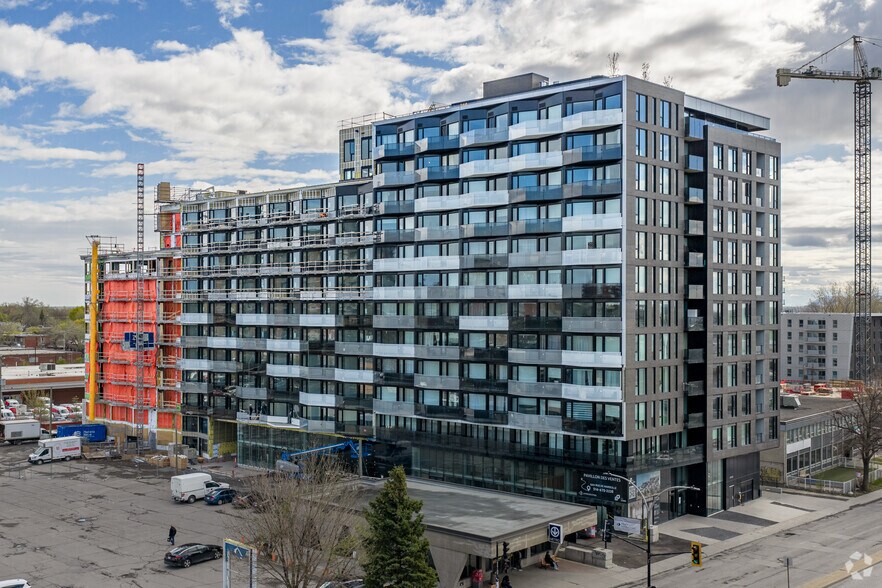 3045-3055 De L'assomption Boul, Montréal, QC for sale - Building Photo - Image 2 of 3