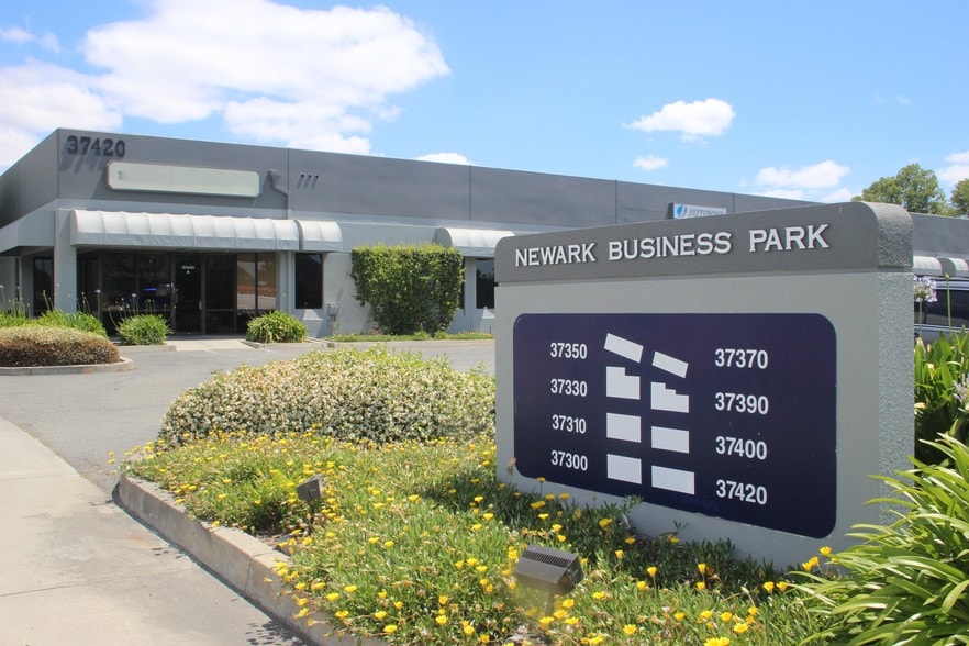 37300 Cedar Blvd, Newark, CA for lease - Building Photo - Image 2 of 12