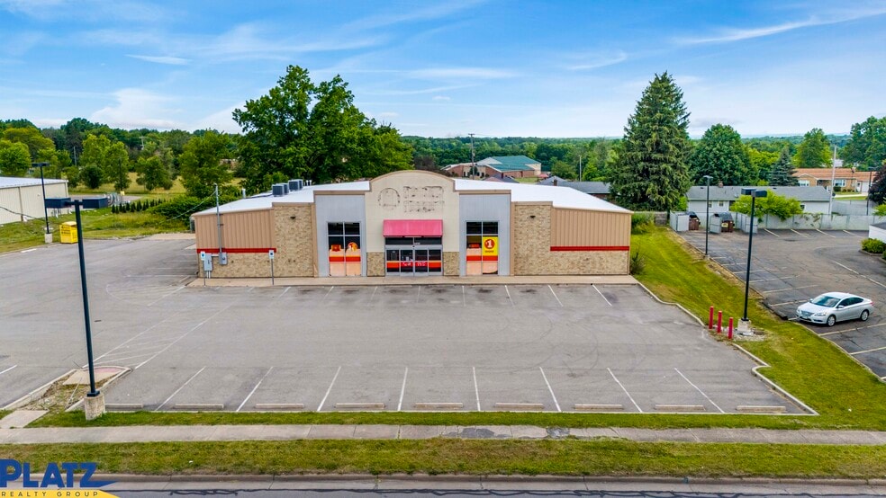 4450 Mahoning Ave, Youngstown, OH à vendre - Photo principale - Image 1 de 13