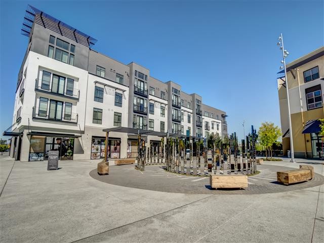 3068 Kyne St W, San Mateo, CA à louer - Photo du bâtiment - Image 2 de 2