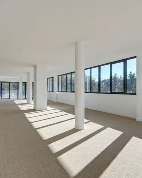 890 Rte de Napollon, Aubagne for sale - Building Photo - Image 3 of 8