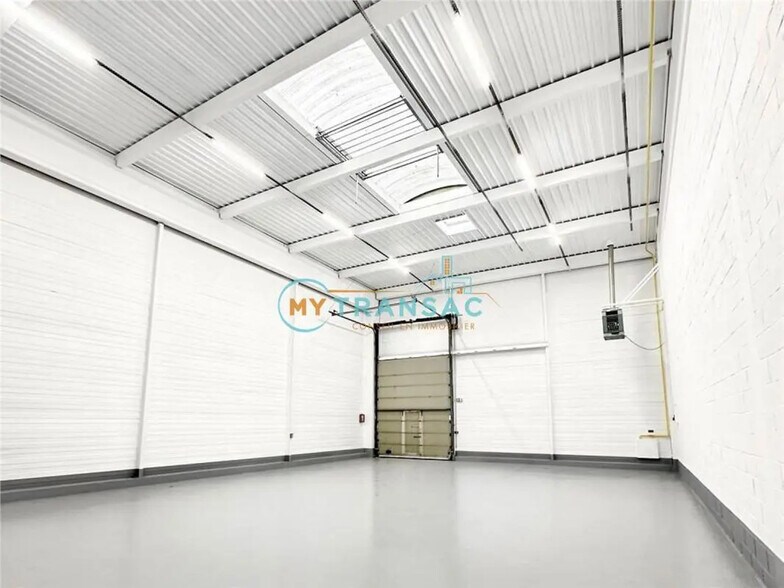 Flex in Bonneuil-sur-Marne for lease - Interior Photo - Image 2 of 8