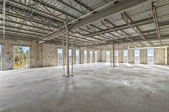 4848 Coconut Creek Pky, Coconut Creek, FL à louer Photo intérieure- Image 1 de 3