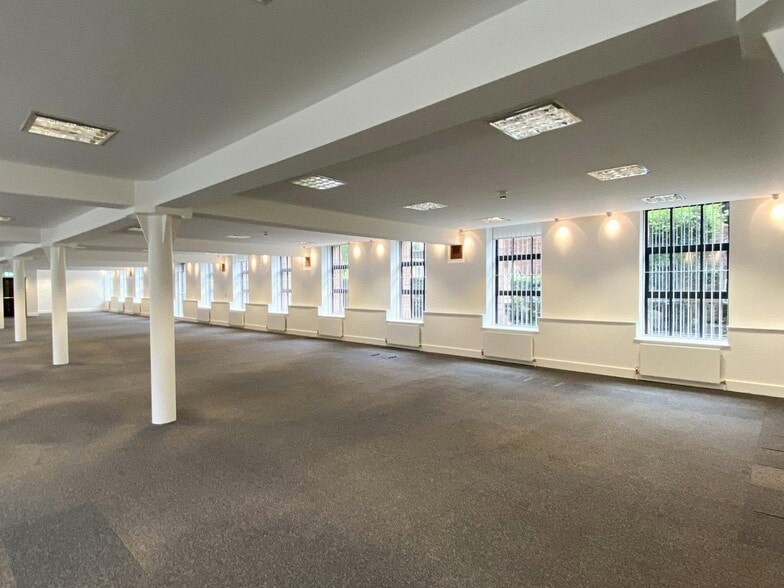 2-4 Castle St, Manchester for lease - Building Photo - Image 1 of 39