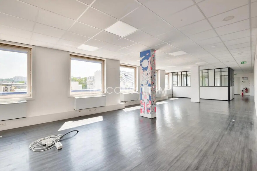 Office in Suresnes for lease - Building Photo - Image 1 of 7