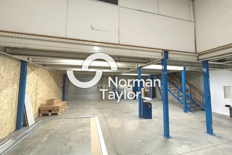 Office in Montpellier for lease - Interior Photo - Image 1 of 11