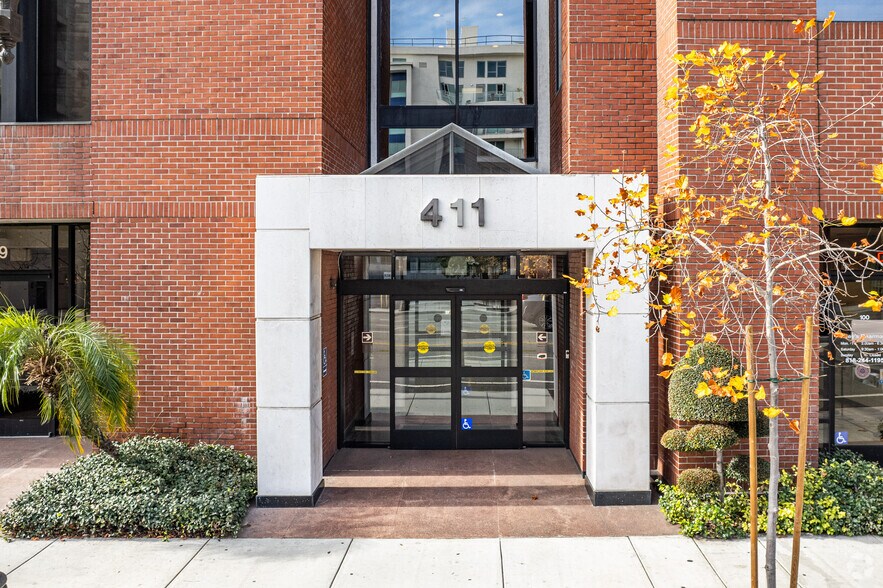 411 N Central Ave, Glendale, CA à louer - Photo du bâtiment - Image 3 de 4