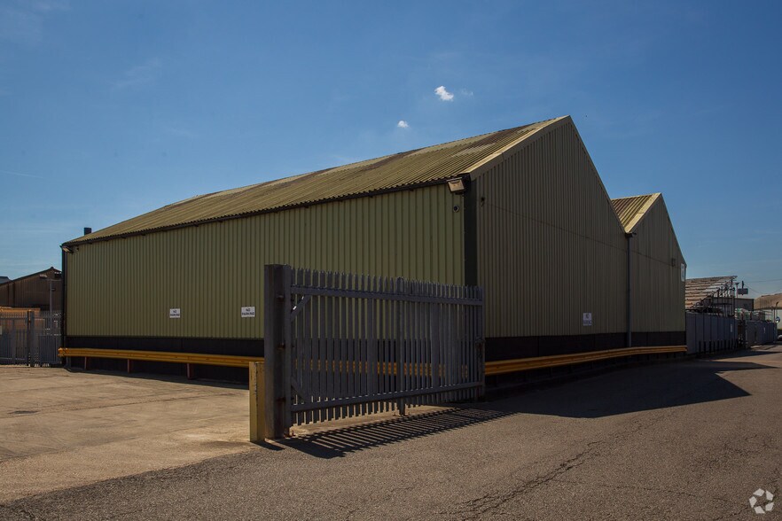 Mulberry Way, Belvedere à louer - Photo du bâtiment - Image 3 de 4