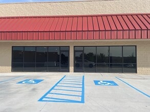 5959 Shallowford Rd, Chattanooga, TN for lease Building Photo- Image 2 of 10