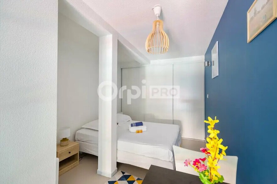 Office in Lyon for sale - Interior Photo - Image 2 of 12