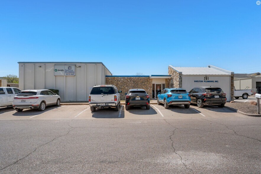 201 Otis Ave, Woodway, TX à vendre - Photo du bâtiment - Image 2 de 6