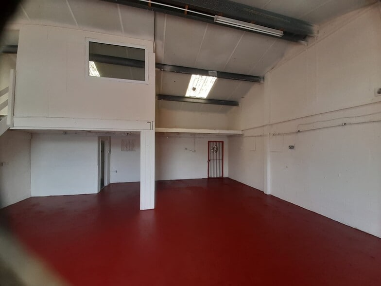 Stable Hobba Industrial Estate Est, Penzance for lease - Building Photo - Image 2 of 12