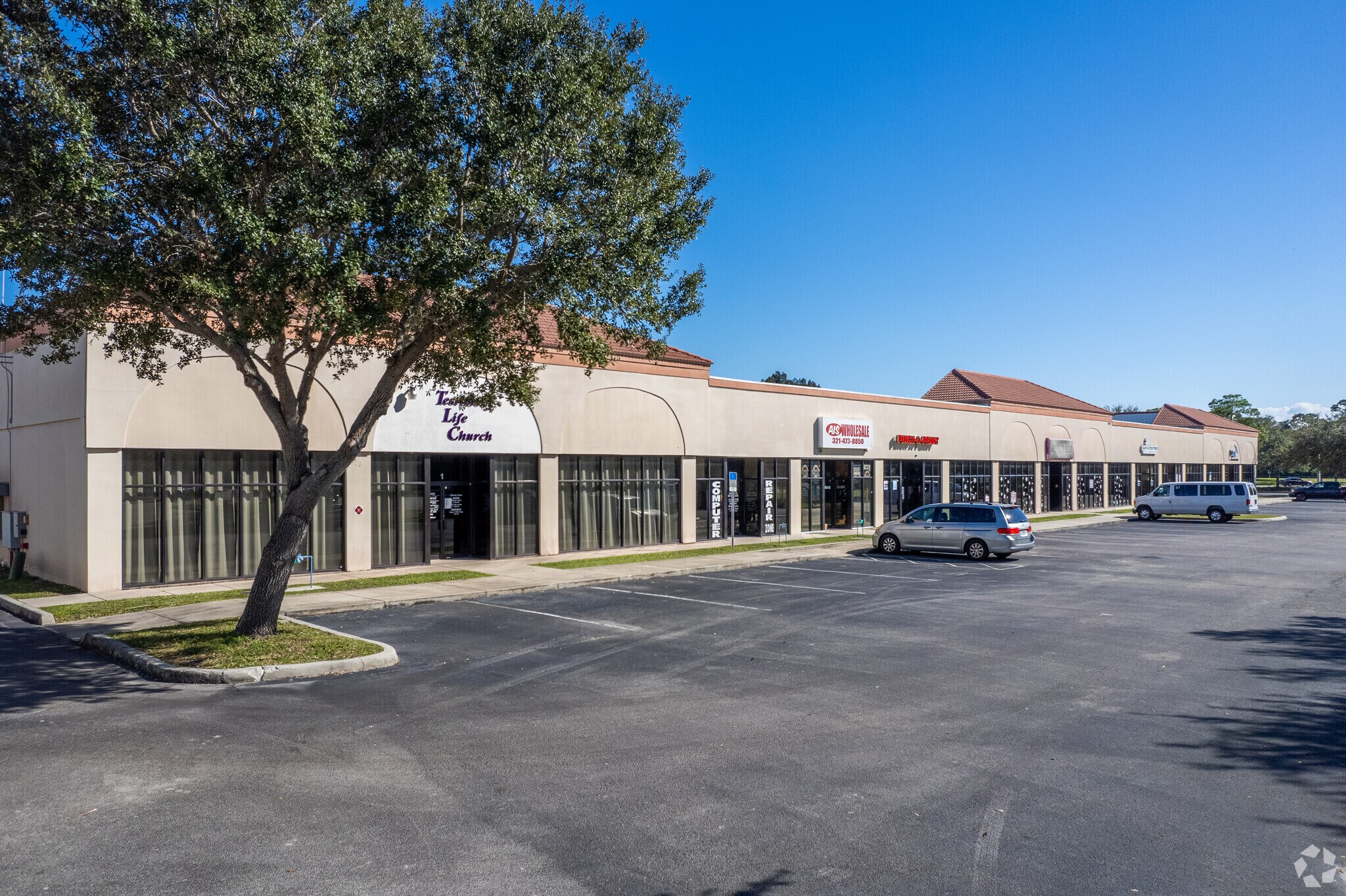 4175 W New Haven Ave, Melbourne, FL à louer Photo du bâtiment- Image 1 de 7