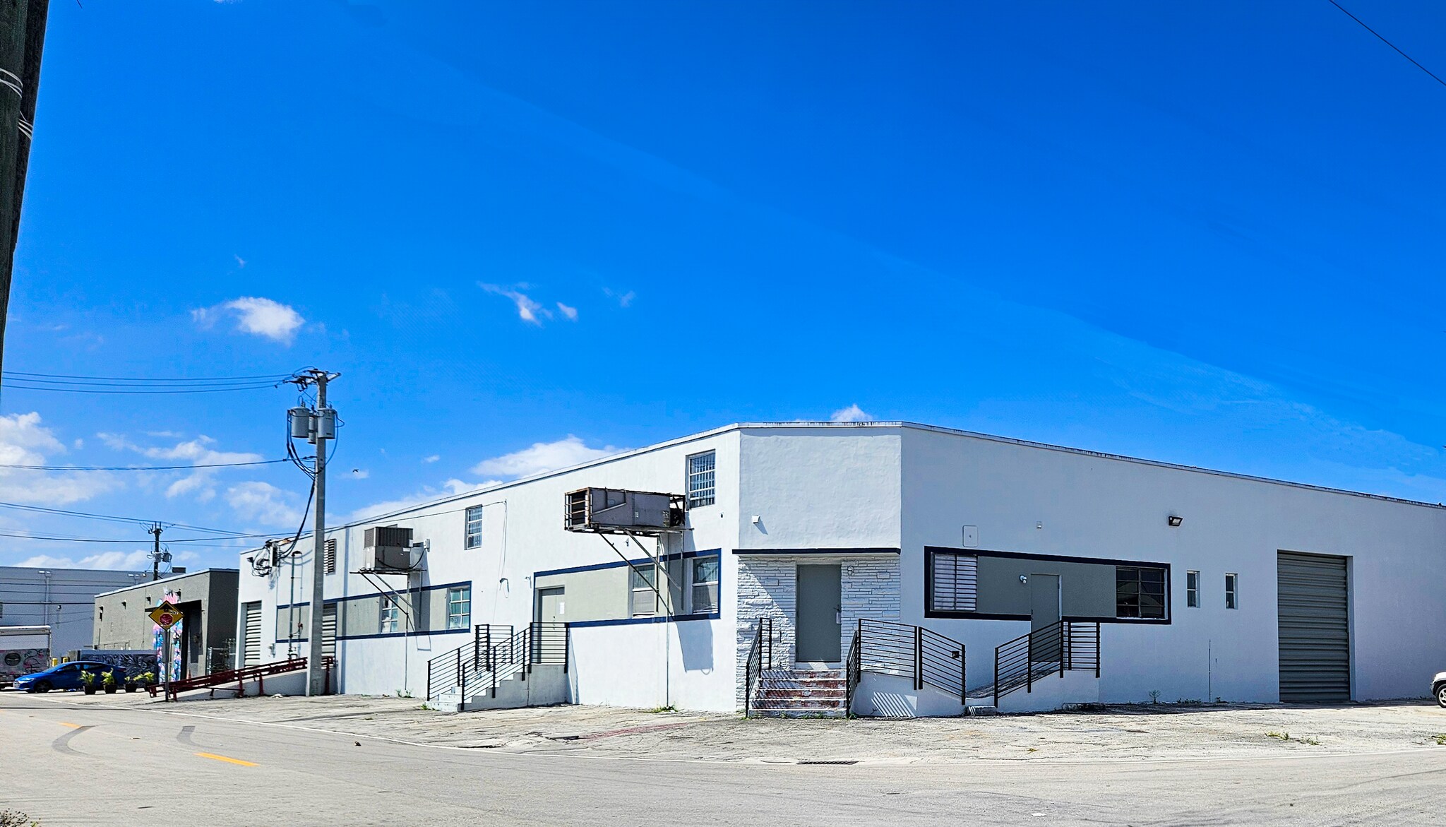 1080-1090 E 14th St, Hialeah, FL à louer Photo du bâtiment- Image 1 de 13