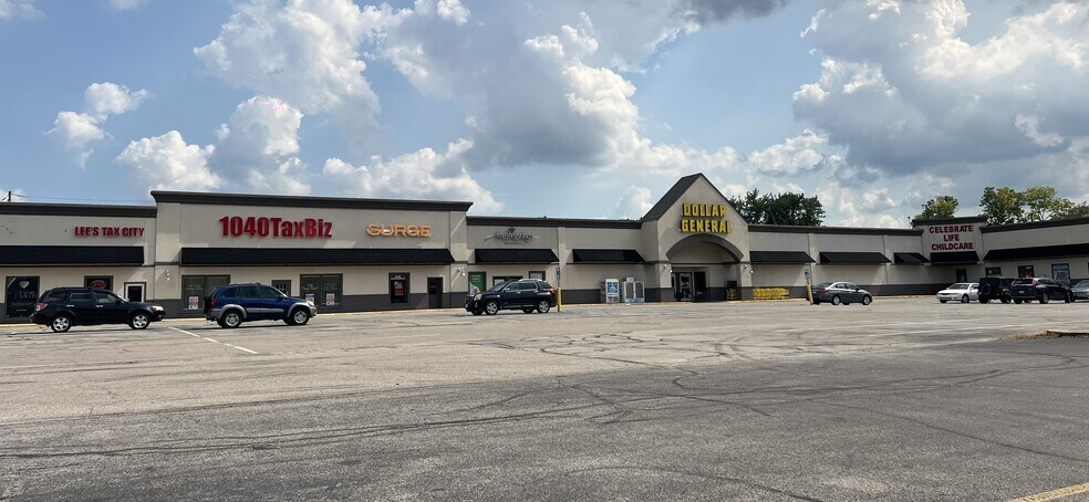 11709-11805 Pendleton Pike, Indianapolis, IN à louer - Photo du bâtiment - Image 3 de 6