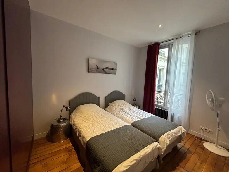 15 Rue Du Louvre, Paris à vendre - Photo du bâtiment - Image 3 de 6