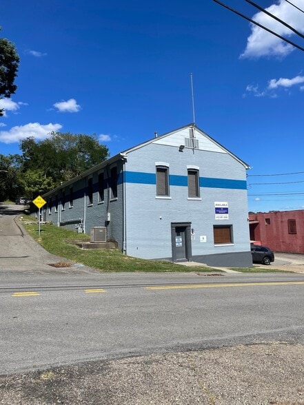 108 Rosslyn Rd, Carnegie, PA for sale - Building Photo - Image 3 of 6