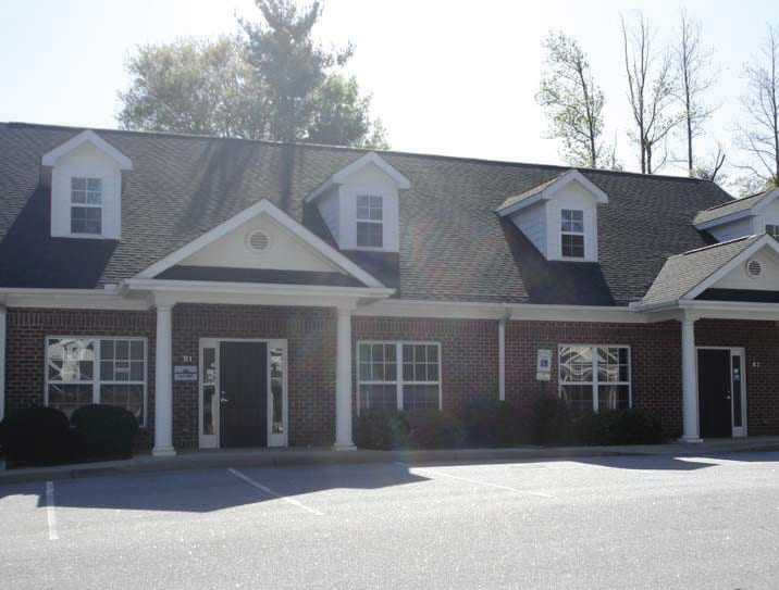 213 E Butler Rd, Mauldin, SC à louer - Photo principale - Image 1 de 7