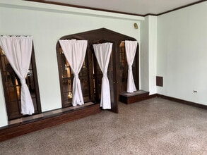 164 Division St, Elgin, IL à louer Photo intérieure- Image 1 de 6