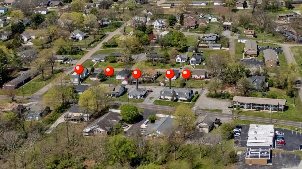 2511-2579 Cedar Lane portfolio of 4 properties for sale on LoopNet.ca - Building Photo - Image 2 of 15