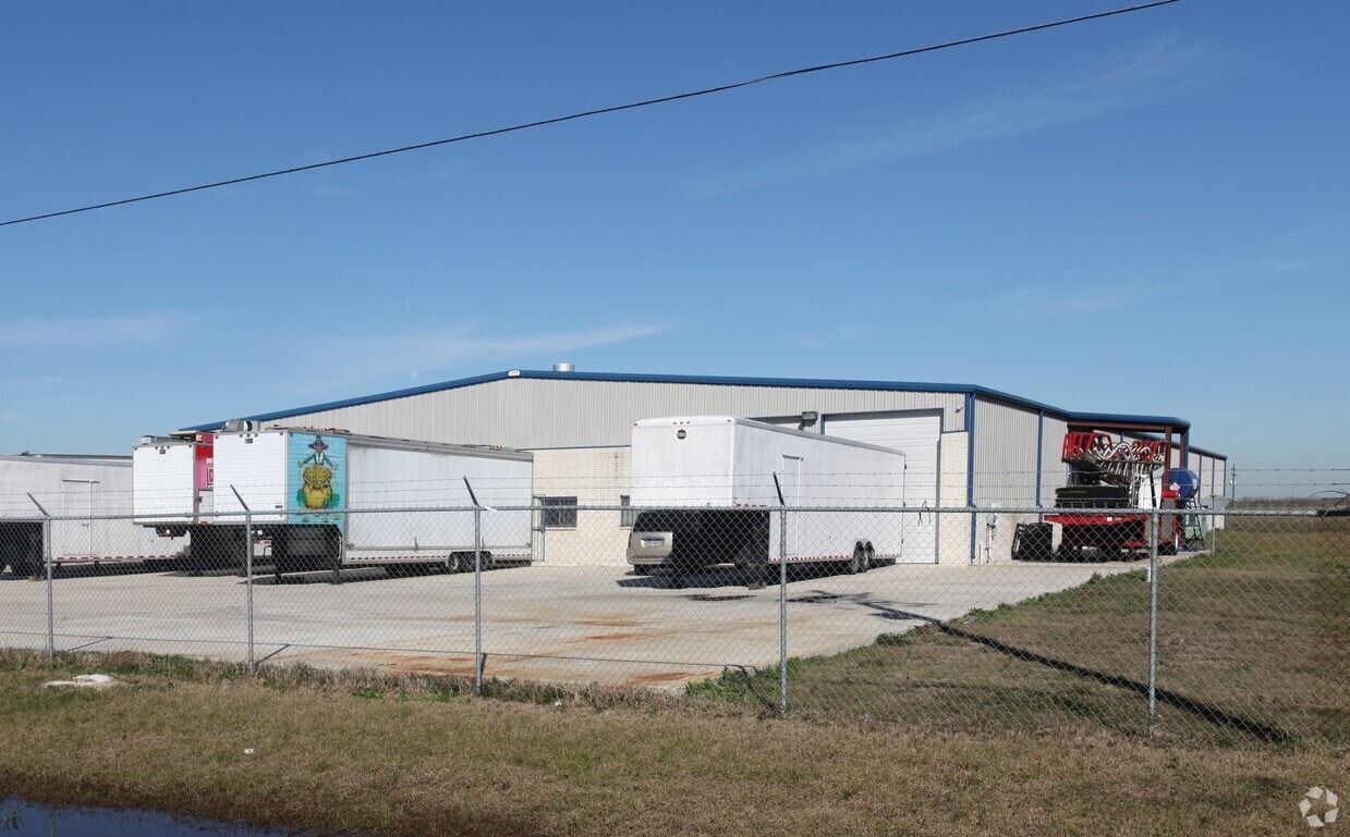 7590 FM 1960 Rd, Dayton, TX for sale Primary Photo- Image 1 of 5