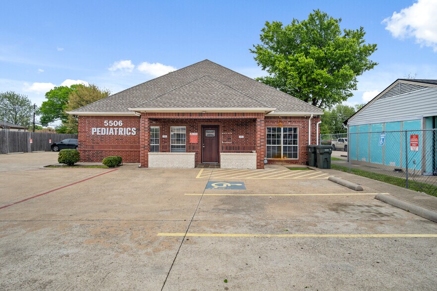 5506 Broadway Blvd, Garland, TX à vendre - Photo du bâtiment - Image 1 de 35