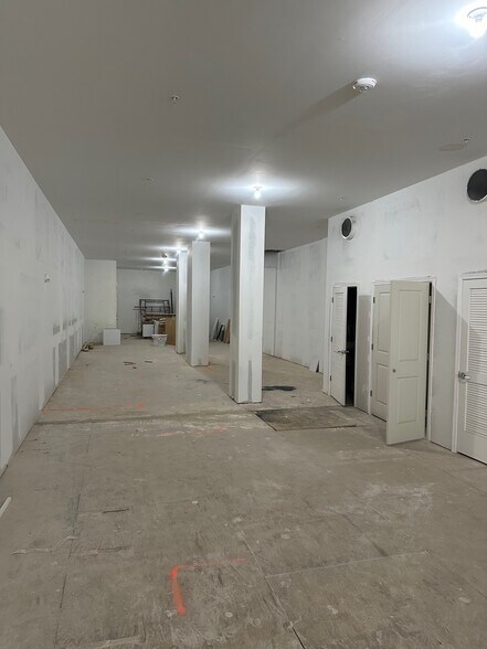 106 W Lexington St, Baltimore, MD à louer - Photo intérieure - Image 3 de 7