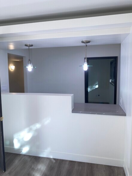 9561 Van Nuys Blvd, Panorama City, CA à louer - Photo du bâtiment - Image 2 de 11