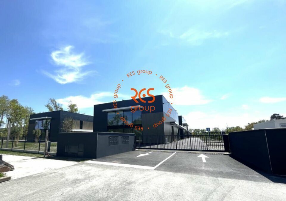 Flex in Mérignac for lease Building Photo- Image 1 of 11