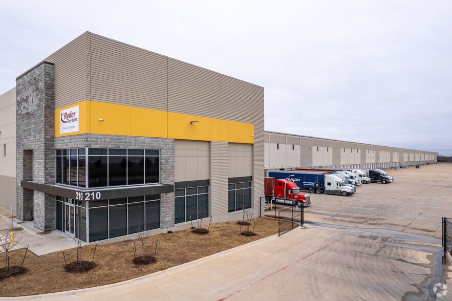 210 Sunridge Blvd, Wilmer, TX for lease - Building Photo - Image 3 of 4