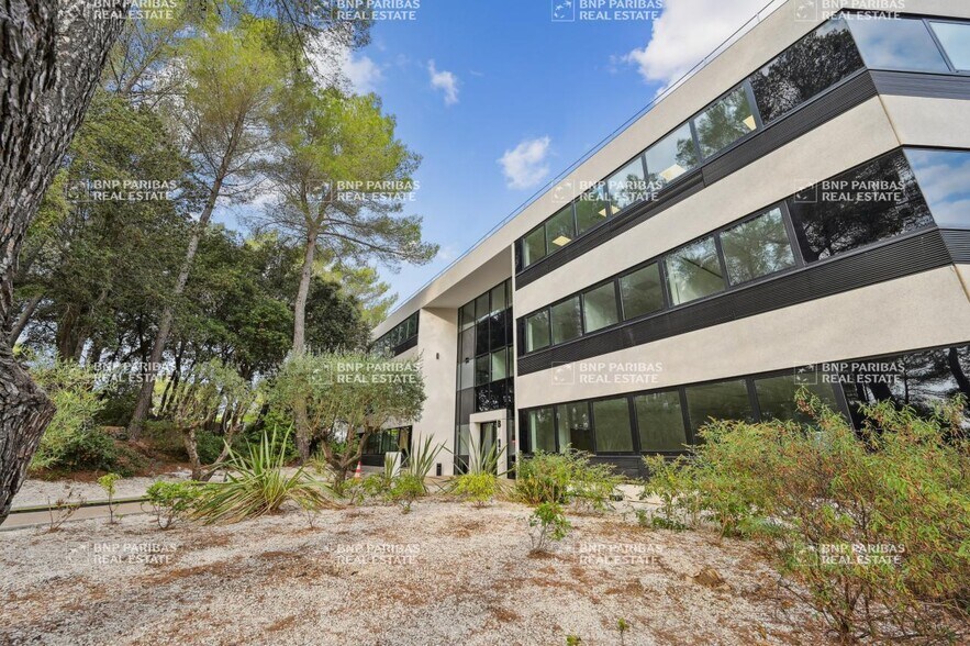 Office in Valbonne for sale - Building Photo - Image 3 of 18