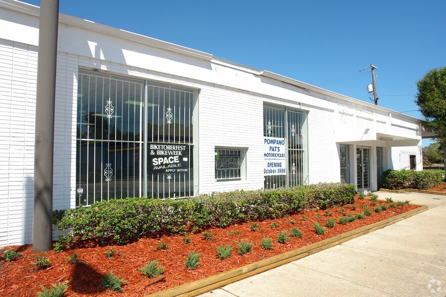 910 W International Speedway Blvd, Daytona Beach, FL for sale - Primary Photo - Image 1 of 23