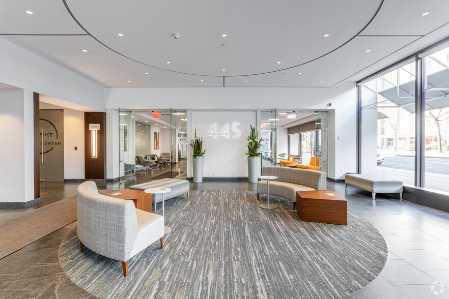 445 Hamilton Ave, White Plains, NY for lease - Lobby - Image 1 of 20