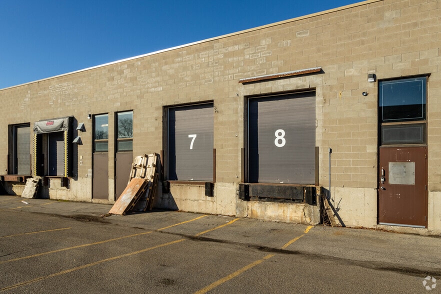 145 Rue Barr, Montréal, QC for lease - Building Photo - Image 3 of 5