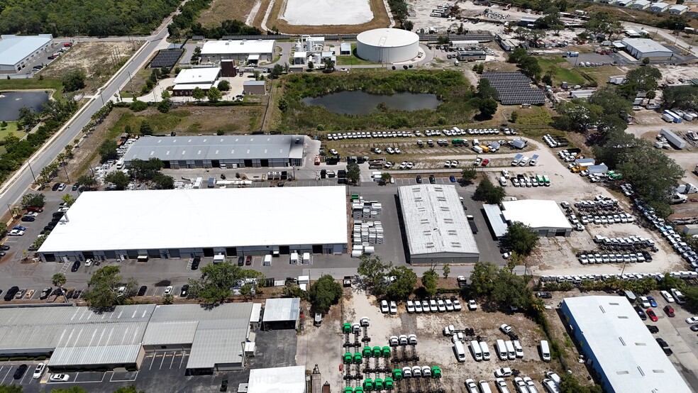 Tarpon Springs Industrial Park portfolio of 4 properties for sale on LoopNet.ca - Building Photo - Image 2 of 14