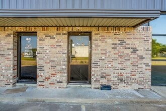 138 N Wilson St, Burleson, TX à louer Photo intérieure- Image 2 de 4