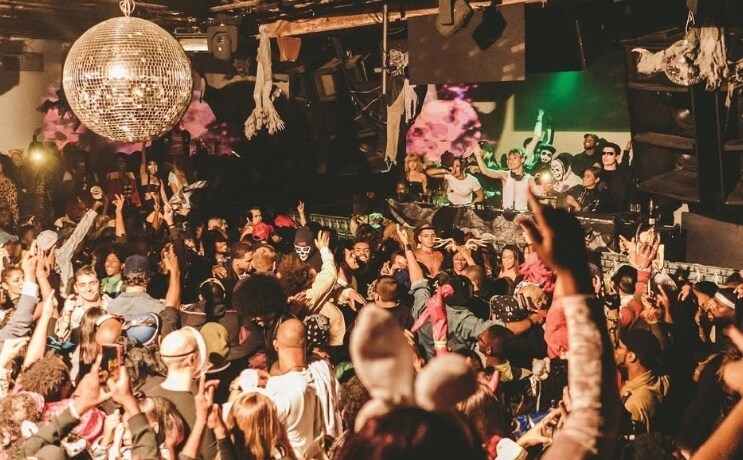 54-60 N 11th St, Brooklyn, NY à louer - Photo du bâtiment - Image 3 de 15