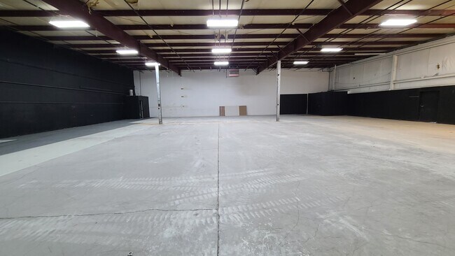 More details for 2443-2455 McGilchrist St SE, Salem, OR - Industrial for Lease
