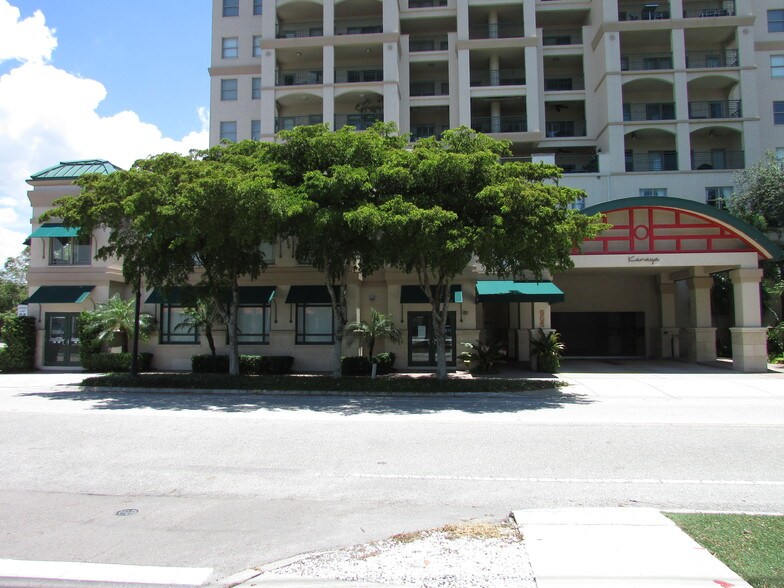 505 S Orange Ave, Sarasota, FL à vendre - Photo du bâtiment - Image 3 de 26