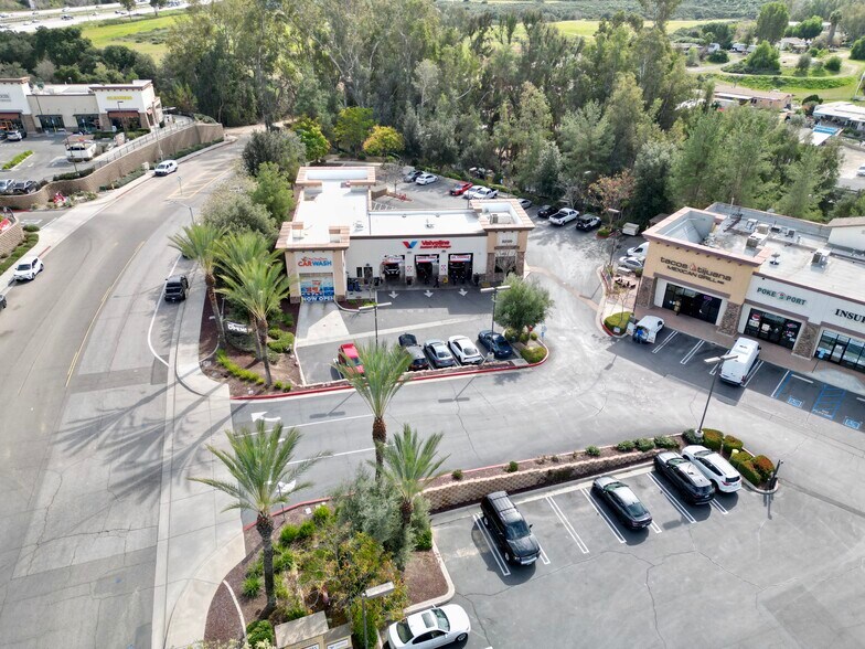 32120 Clinton Keith Rd, Wildomar, CA à vendre - Photo du bâtiment - Image 2 de 18