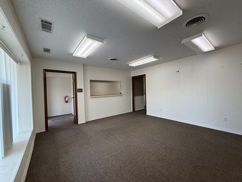 1210-1228 Towanda Ave, Bloomington, IL à louer - Photo du bâtiment - Image 3 de 8