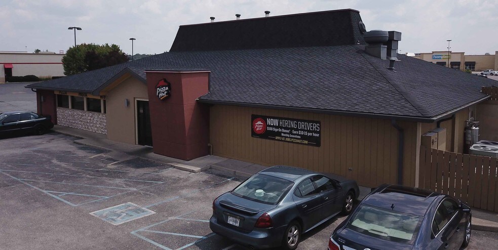 2597 E Main St, Plainfield, IN à louer - Photo du bâtiment - Image 2 de 4