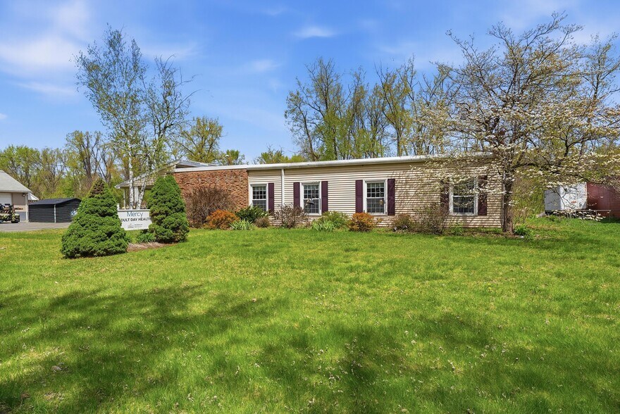 24 Clifton St, Westfield, MA à vendre - Photo du bâtiment - Image 2 de 10