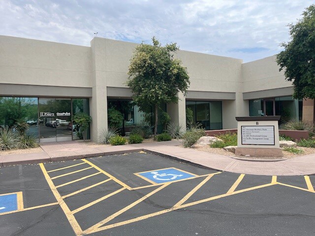 17767 N Perimeter Dr, Scottsdale, AZ à louer - Photo du bâtiment - Image 2 de 5