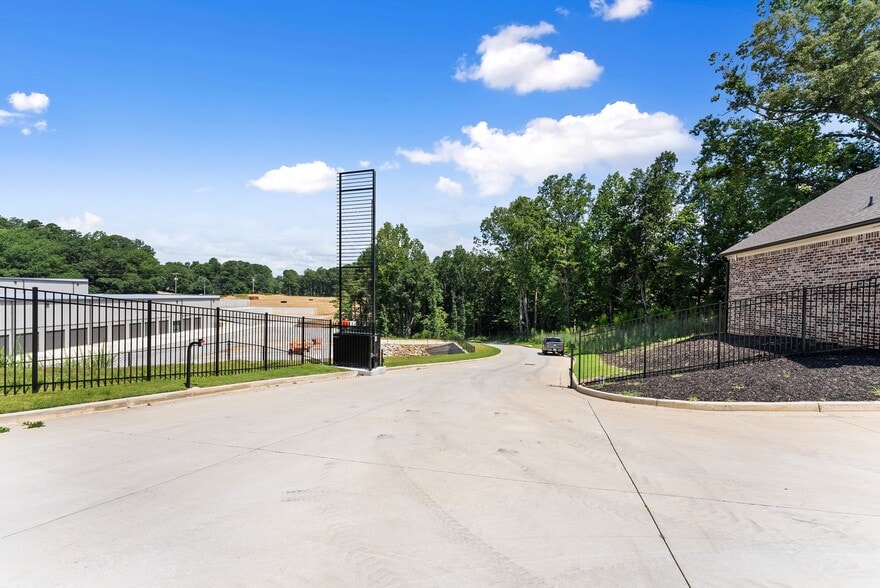 4152 Browns Bridge Rd, Gainesville, GA for sale - Building Photo - Image 3 of 29