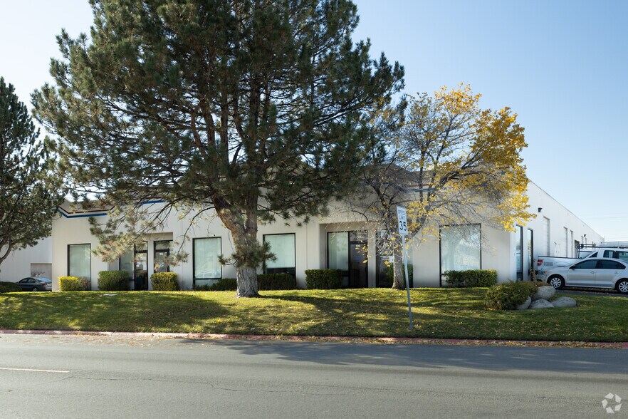 1350 Freeport Blvd, Sparks, NV à louer - Photo du bâtiment - Image 3 de 7