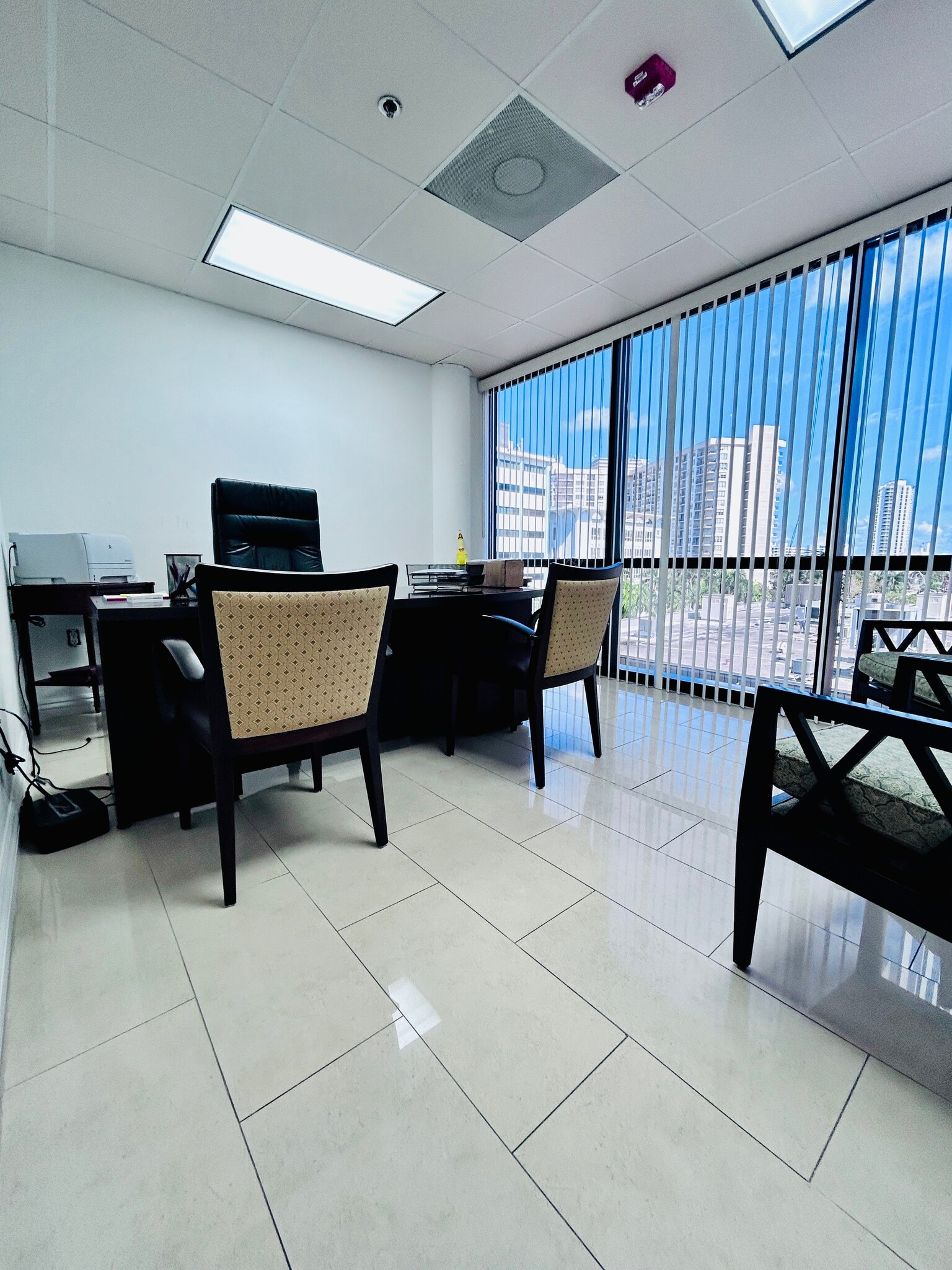 400 Arthur Godfrey Rd, Miami Beach, FL for lease Building Photo- Image 1 of 6